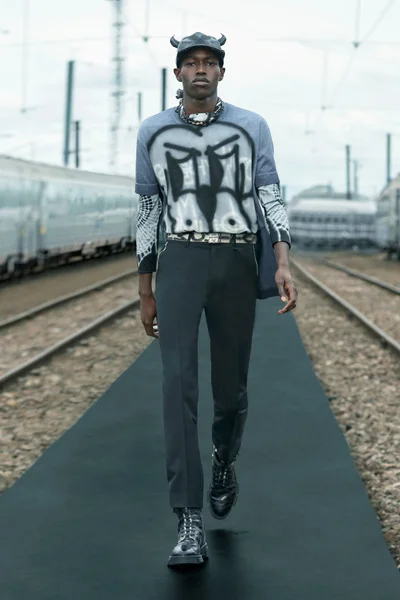 Look 5